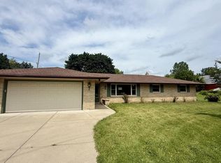 N64W14282 Mill Rd, Menomonee Falls, WI 53051
