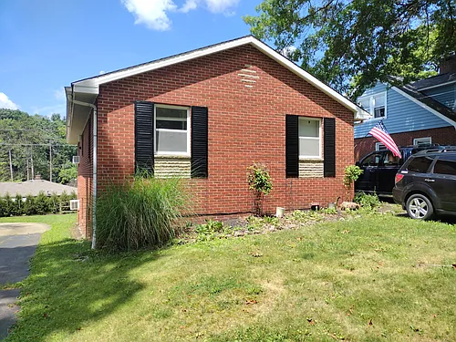 824 Arbor St Photo 1
