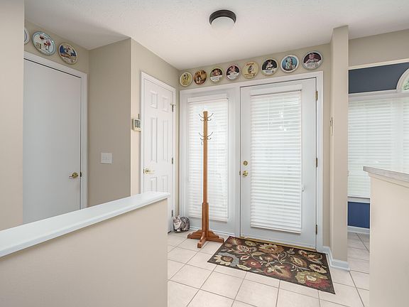 2nd image of 119 Pinegrove Dr