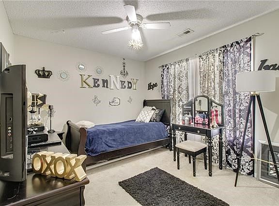 4th image of 1113 NW Baytree Dr