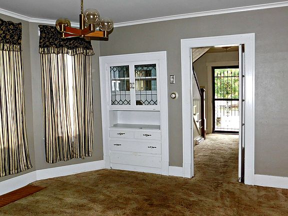 5th image of 309 E Margaret St