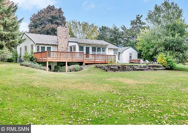 1st image of 814 River Ln