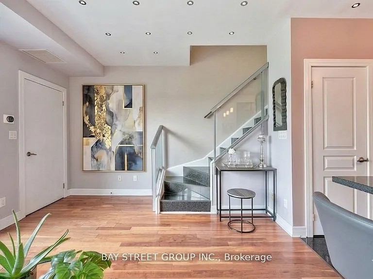 1 Avondale Ave #UPH3 — Photo 11