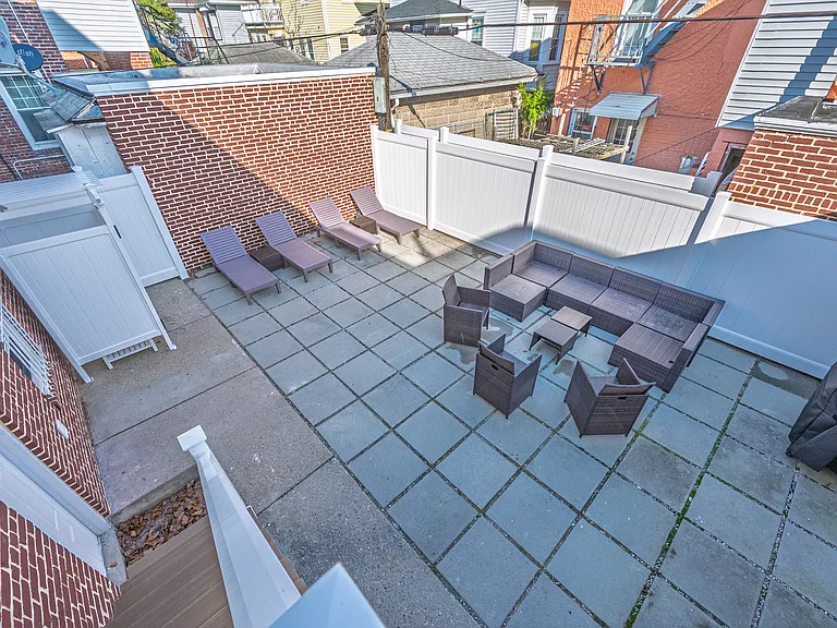 19 S Richmond Ave — Photo 34