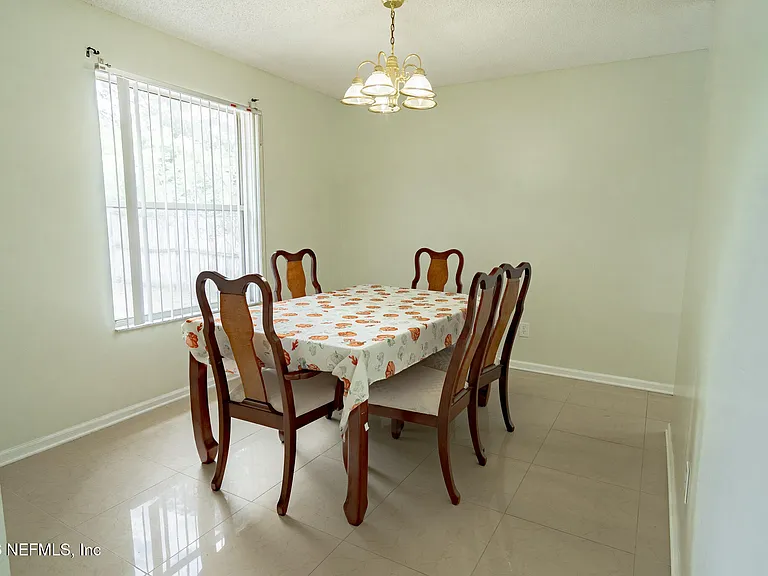 2441 University Blvd S — Photo 22
