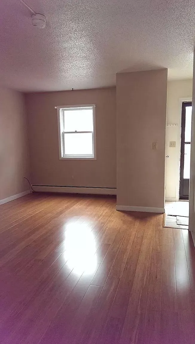 2 bed, 1000 sqft, $2,625 — Photo 2