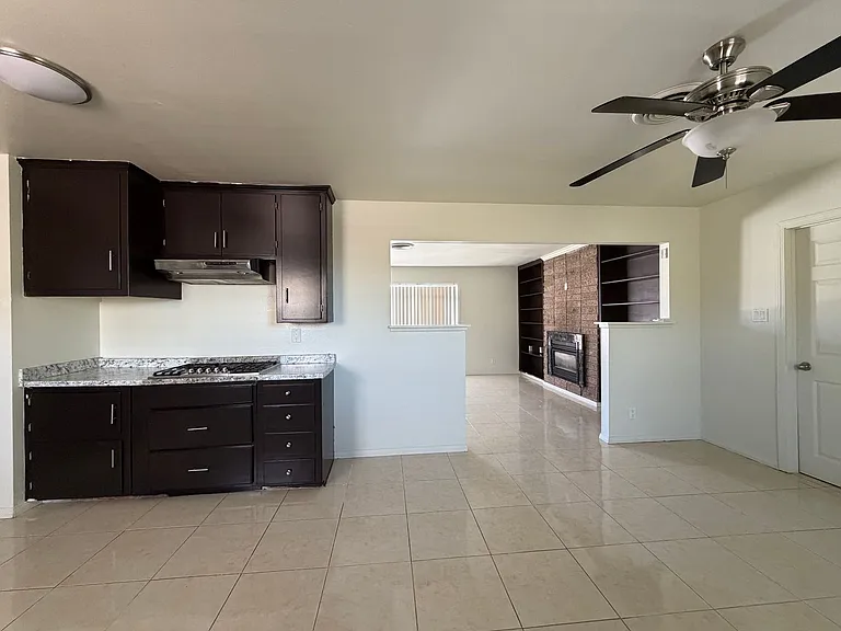 29205 Exeter St — Photo 22