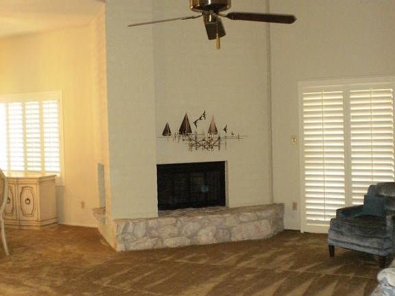 Vaulted Ceiling - Great Room