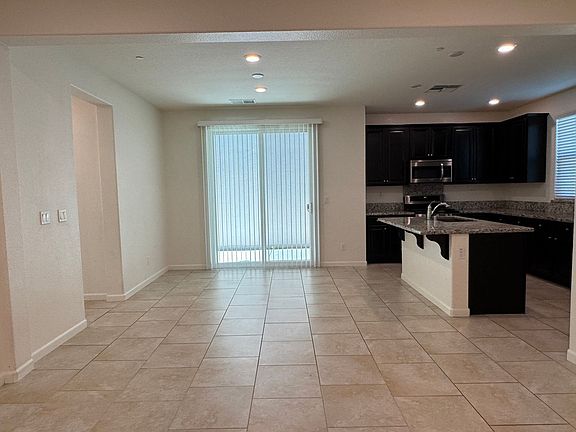 5th image of 2226 Village Green Dr