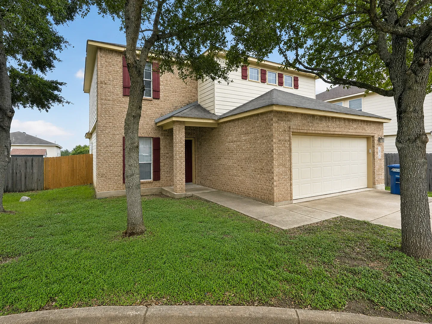 4 bed, 2.5 bath, 2176 sqft, $2,200 — Photo 1