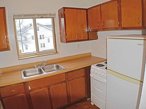 5th image of 15010 Madison Ave APT 303