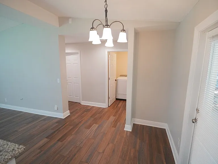 1682 Mayhew St — Photo 7