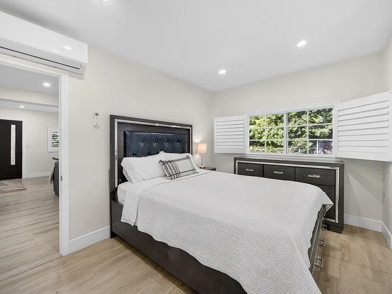 5929 Weaver Ln — Photo 3
