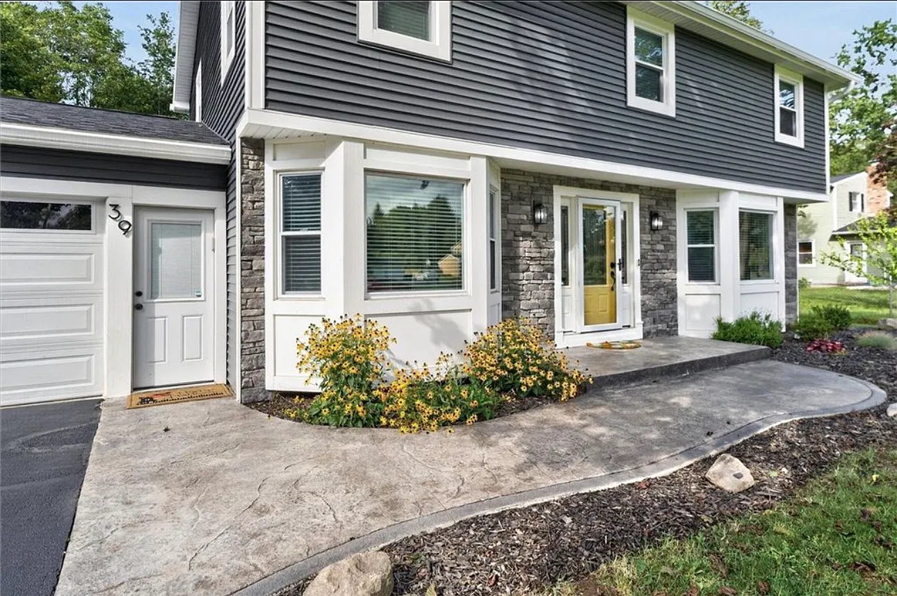4 bed, 2015 sqft, $3,200 — Photo 2