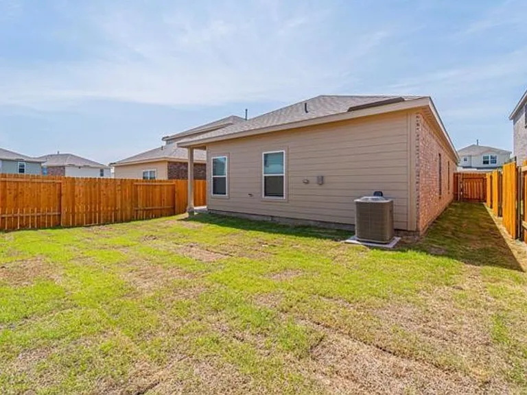 1204 Witherspoon Ln — Photo 24
