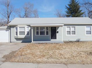 105 N Jennings Rd, Independence, MO 64056