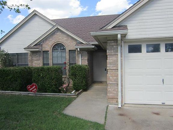 2nd image of 1405 Spanish Oak Dr