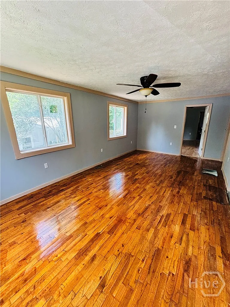 2 bed, 2.0 bath, 733 sqft, $1,650 — Photo 2