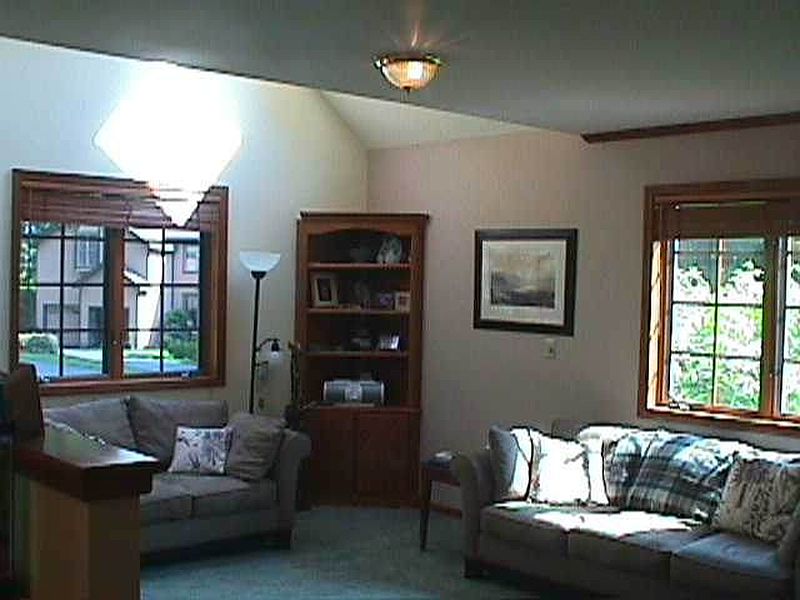 5th image of 45 OAK TREE Lane