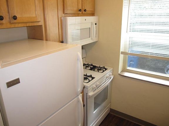4th image of 101 Lloyd Ave APT 2