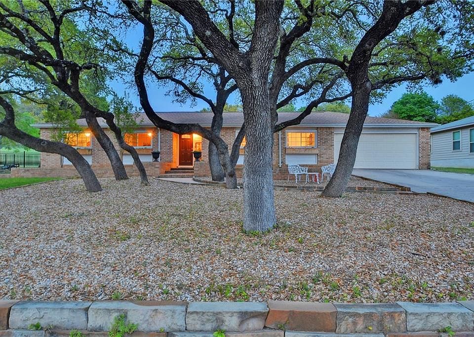 1st image of 4009 Rockwood Dr