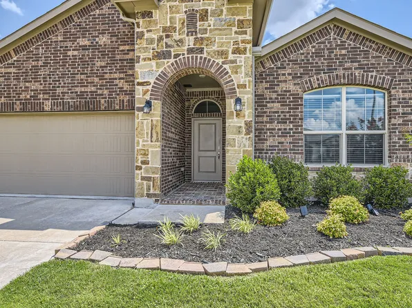 1217 Burlingame Dr, Cleburne, TX 76033