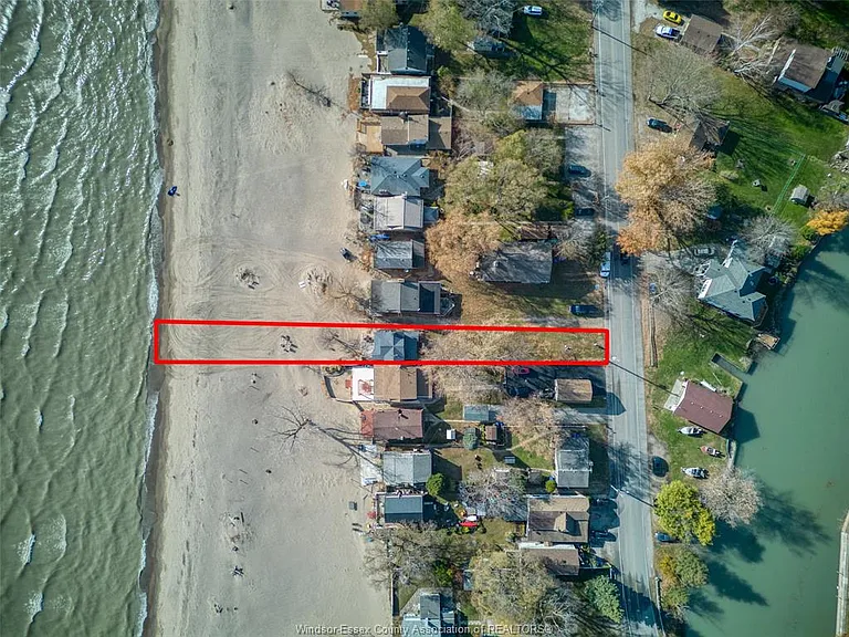 1049 Heritage Rd — Photo 42