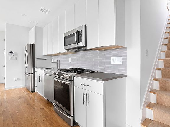 4th image of 1149 Bedford Ave #6A