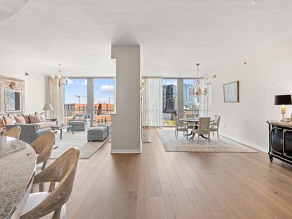 3rd image of 900 20th Ave S APT 911