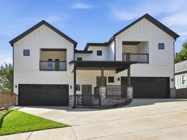 215 E Center St Duplex
