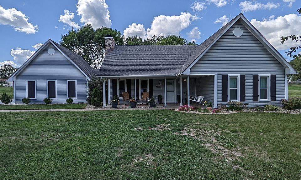 1st image of 17900 Woods Dr