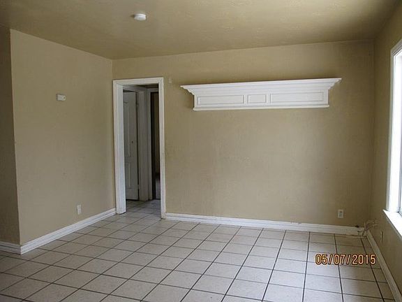 2nd image of 611 Las Flores Dr