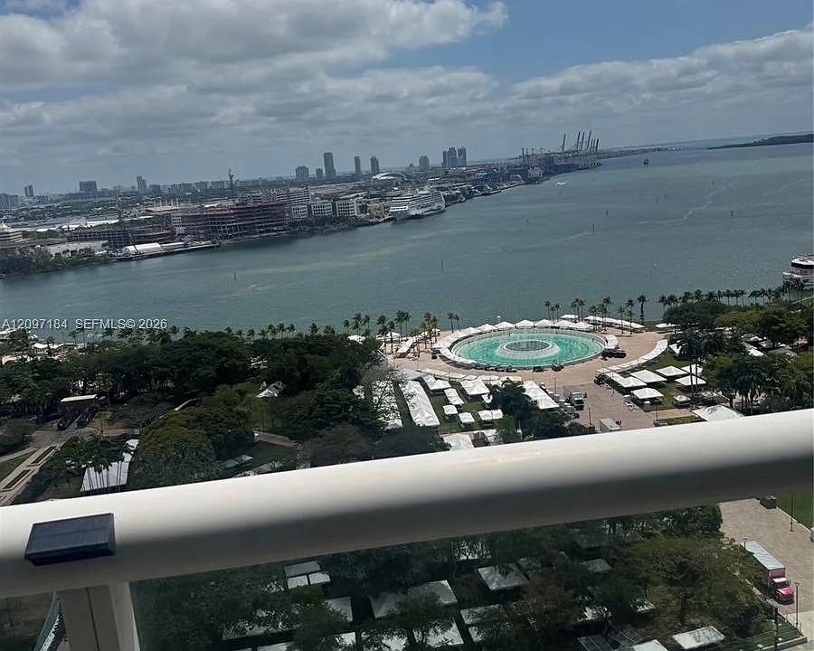 50 Biscayne Blvd #2906