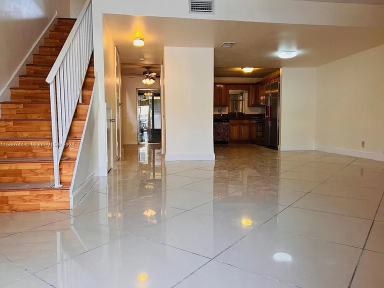 6534 SW 41st St — Photo 3