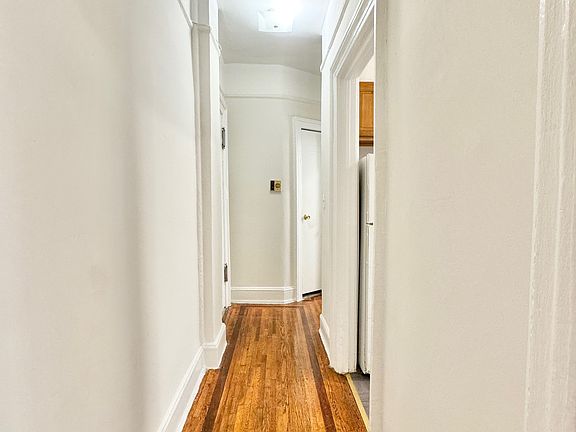 5th image of 2205 37th St APT 1A