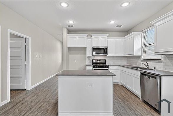 1st image of 3439 Flatiron Dr