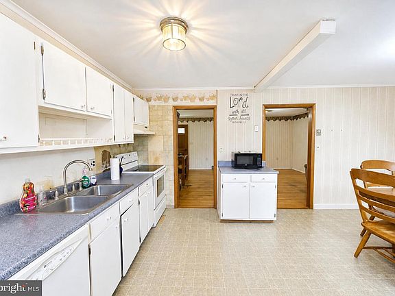 5th image of 225 Cedar Hill Dr