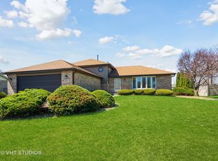 7612 W Lakeside Dr, Frankfort, IL 60423