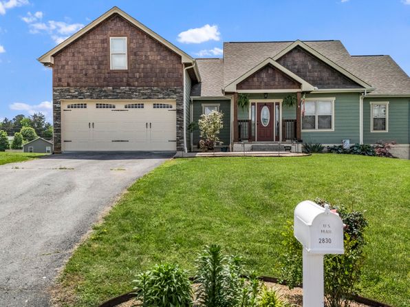 2830 Dalton Dr, Sevierville, TN 37876