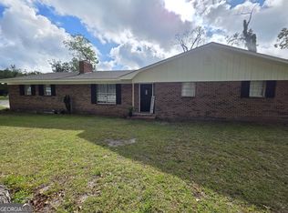 39 Waldon St, Baxley, GA 31513