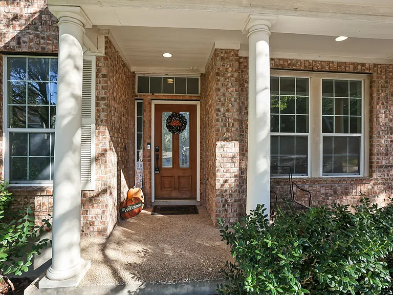 2911 Dason Ledge — Photo 4