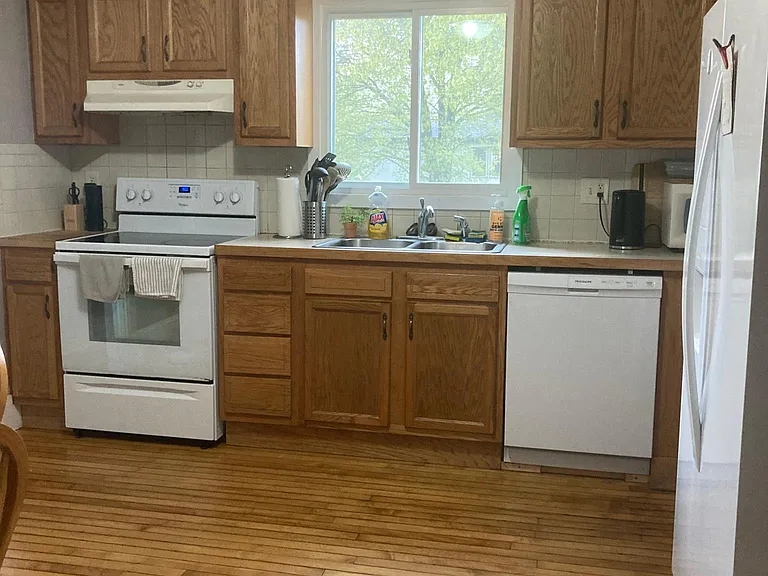 32 Knightly Rd — Photo 9