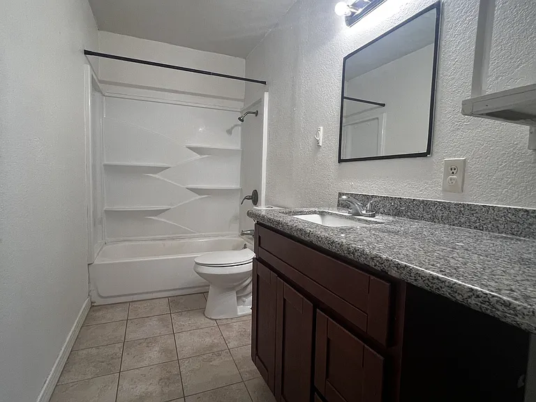 14409 Pine St #1 — Photo 6