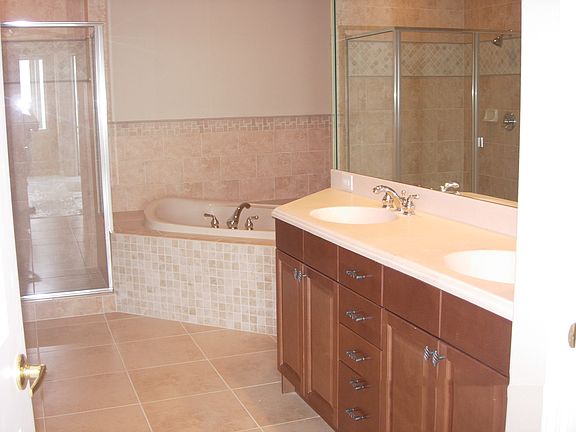 2nd image of 8743 The Esplanade APT 27