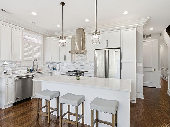 5th image of 1418 W Fillmore St #3W