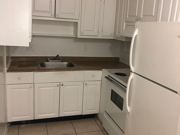 3rd image of 6050 NW 8th St APT 11