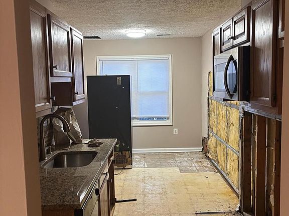 3rd image of 2121 N Anvil Ln