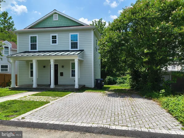 2906 24th St N, Arlington, VA 22207