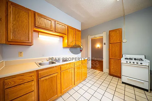 250 1/2 W 5th Ave Photo 1