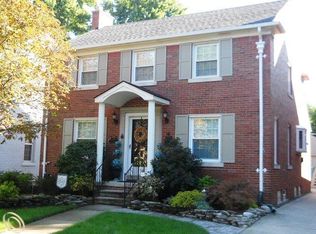 342 Fisher Rd, Grosse Pointe Farms, MI 48230